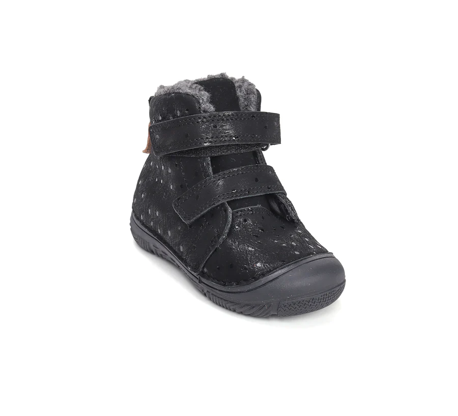 W082 52674Black07 900x