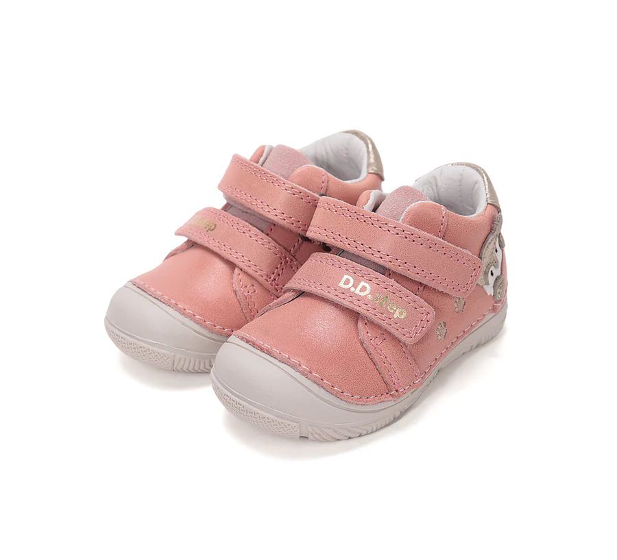 S082 61703CStrawberry06 900x