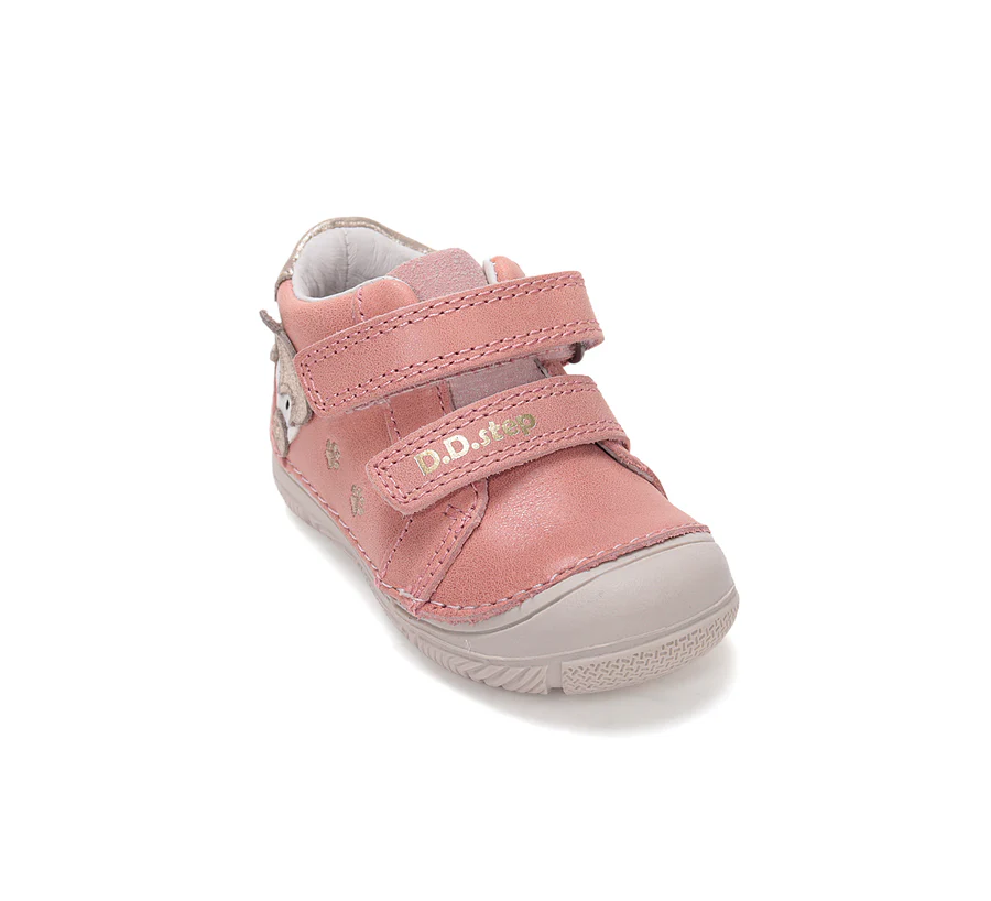 S082 61703CStrawberry07 900x